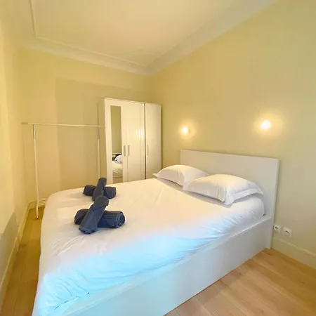 Chambre Lit Double Et Salon Avec Canape-Lit A 10 Minutes Des Champs Elysees Parijs Buitenkant foto